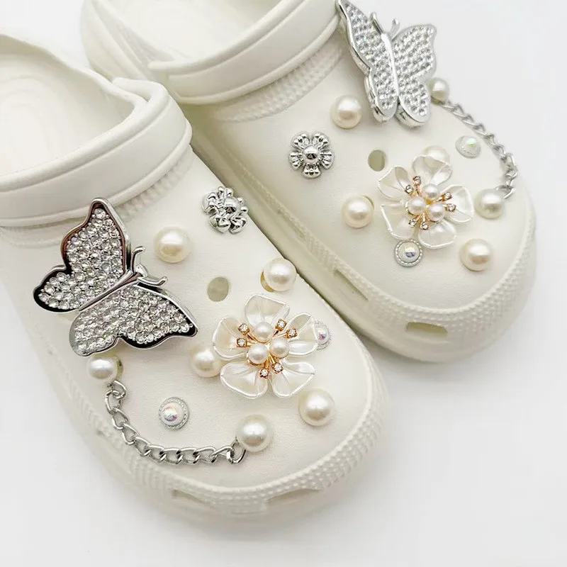 New Fashion Silvery Butterfly Hole Shoe Charms Decorations Water Diamond Bear Flower Shoes Buckle DIY 3D Hole Shoe Accessories