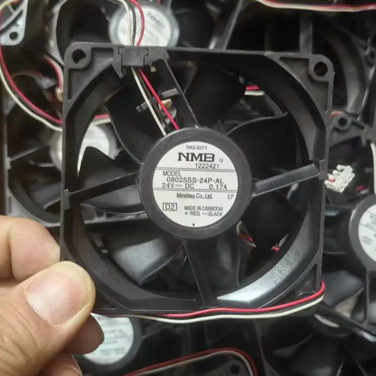 

NMB 08025SS-24P-AL D2 DC 24 В 0,17 А 80x80x25 мм 3-проводной охлаждающий вентилятор для сервера