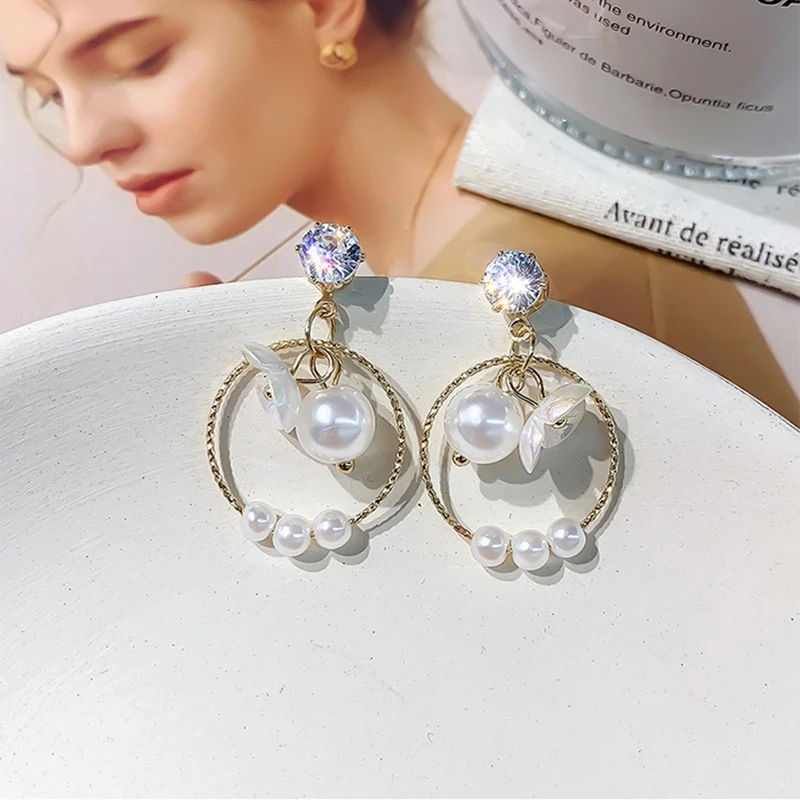 2025 Fairy Boho Circle Women's Dangle Earrings White Acrylic Flower Pendants Imitaiton Pearl Beads pendientes mujer
