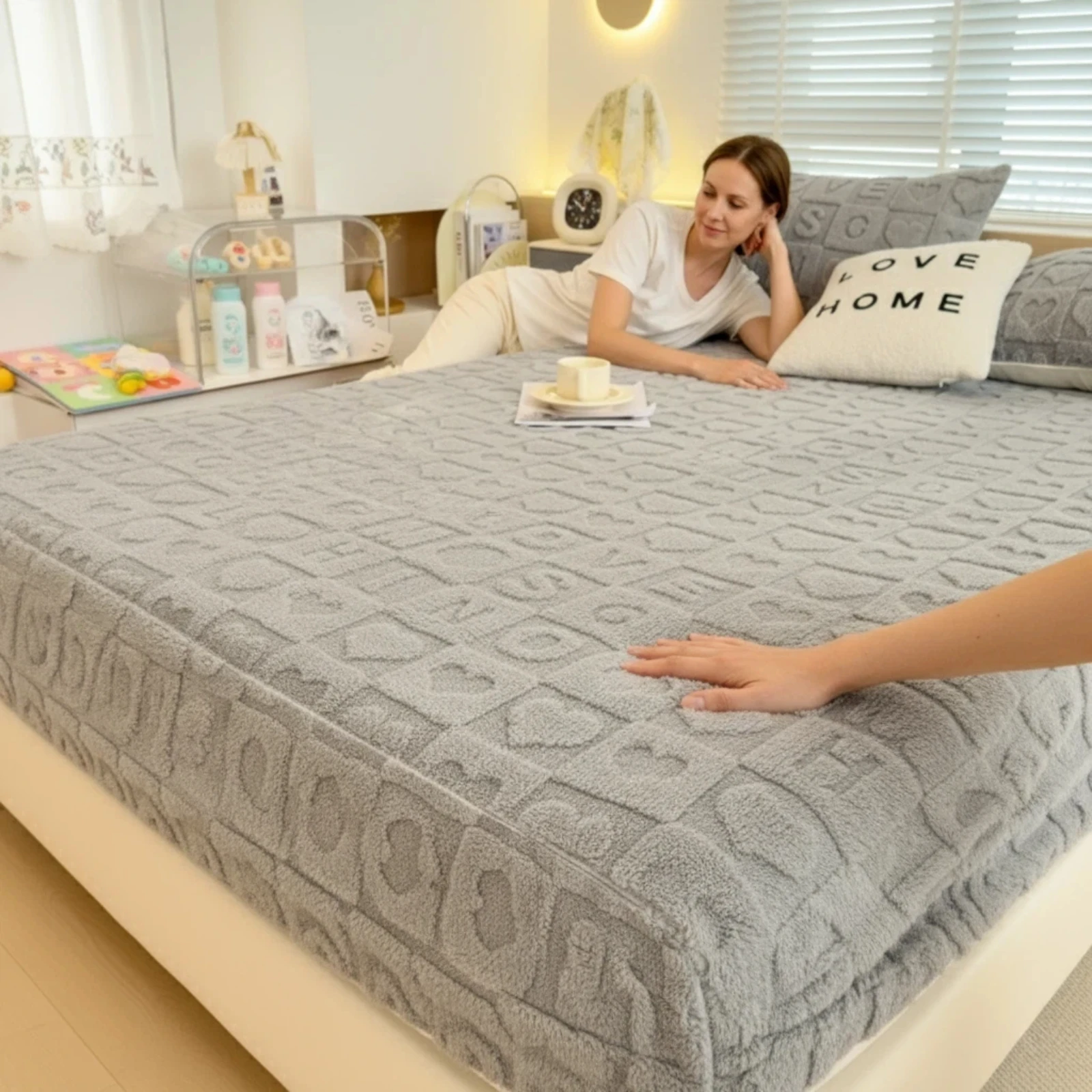 Solid Color Patterned Fleece Fitted Sheet  Premium Soft Fabric  Thickened All Season Bedding  Skin Friendly & Cozy  Machine Washable