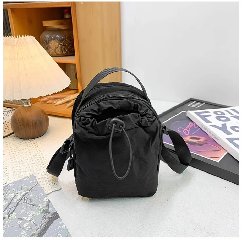 

Elite Ladies Messenger Bag Crafted From Dot-Plaid Leather Featuring Casual Paris Spacious Soft Daily Refined Look​