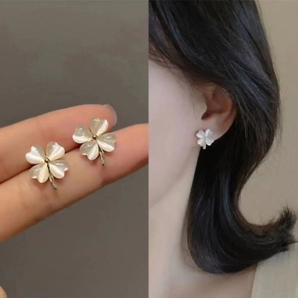 Anting Batu Mata Kucing Semanggi Empat Daun Baru Anting Ceruk Desain Indah Kecil Temperamen Wanita U0R2