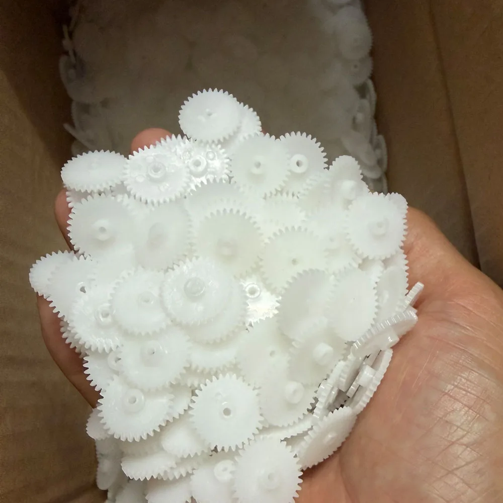 [100Pcs/Lot] 0.5 Modulus 32 Teeth Plastic Pinion Replacement Gear 1.95mm Tight Bore 17mm Outer Diameter Low Noise Nylon Gear POM
