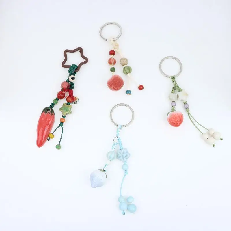 Handgefertigter Keramik-Erdbeer-Pfeffer-Schlüsselanhänger, Boho Perlen-Gewebter Schlüsselring, Niedlicher Taschenanhänger für Frauen und Mädchen, Geschenk, Tägliche Dekoration – Detail 7