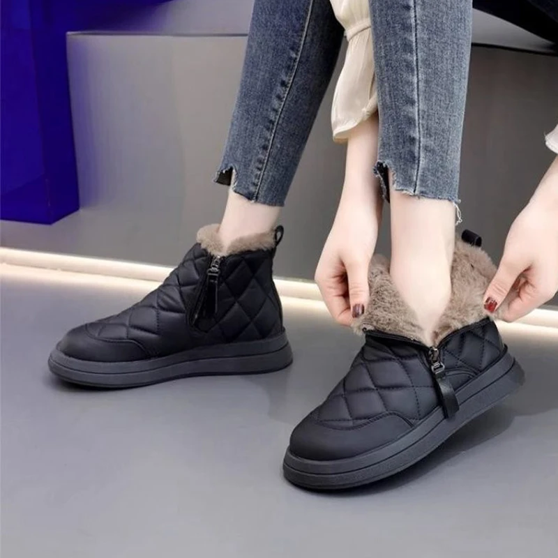 النساء الفراء الثلوج الأحذية الدافئة أحذية قطنية الشقق حذاء رياضة الشتاء أحذية بوت قصيرة 2025 جديد الرياضة احذية الجري ريترو تشيلسي أحذية امرأة