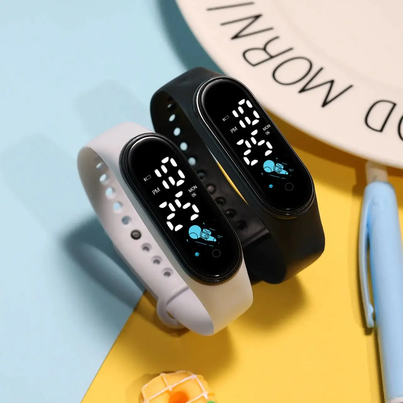 10pcs/lot Cartoon Children Watch Birthday Gift For Child Boy Girl Smart LED Digital Kids Watch Waterproof Bracelet Wristwatch