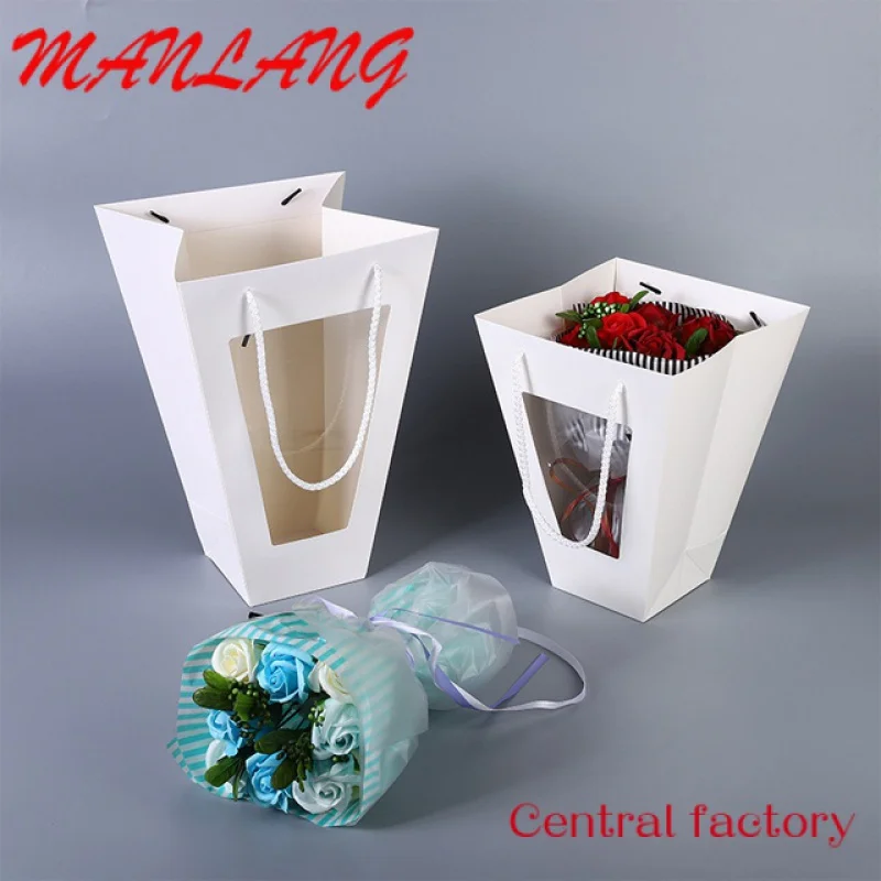 Paquete de regalo floral personalizado, bolsa de papel kraft con su propio logotipo, caja de fondo cuadrado transparente, bolsa de flores con ventana