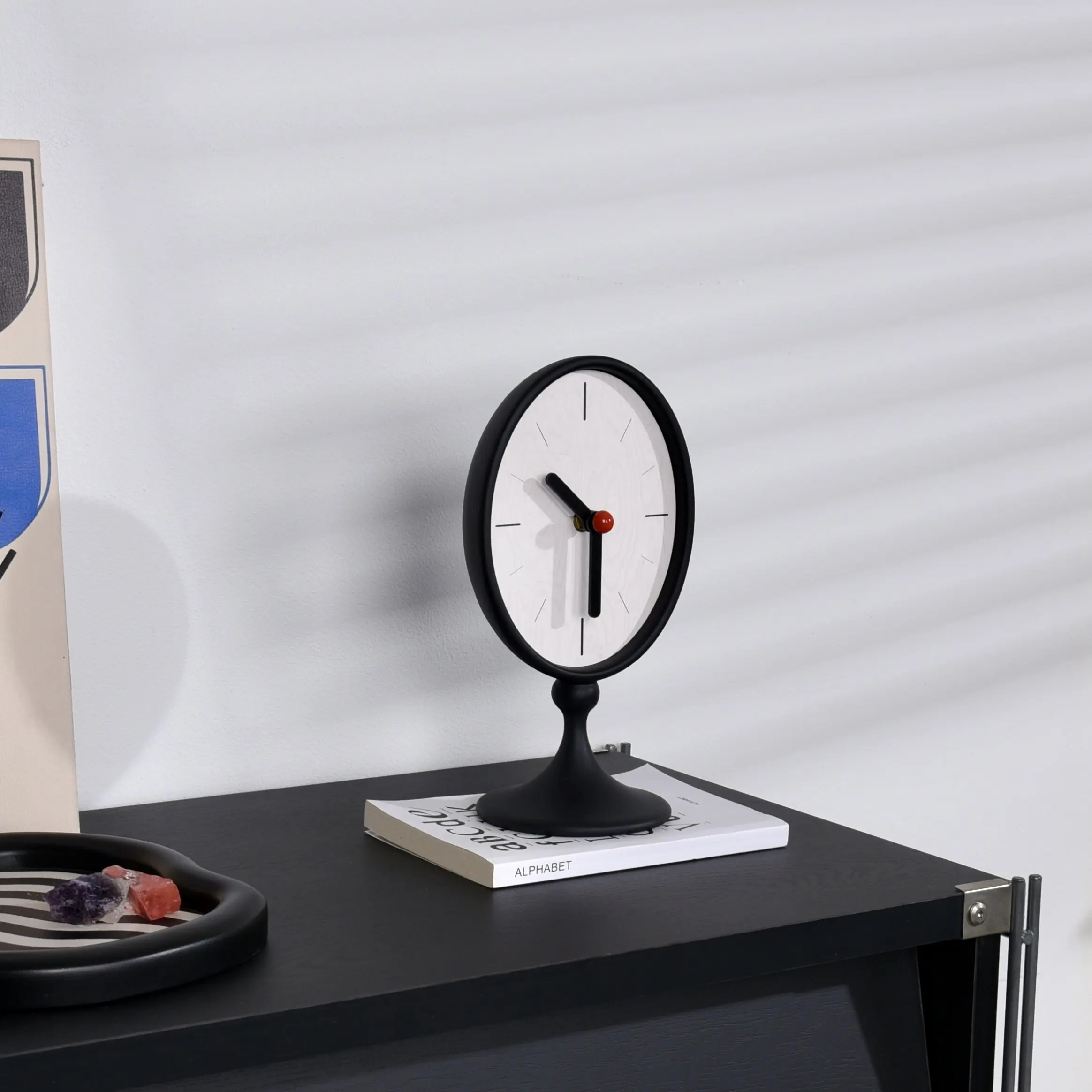 Small clock ornament table desktop living room high-end high-value Internet celebrity desktop clock