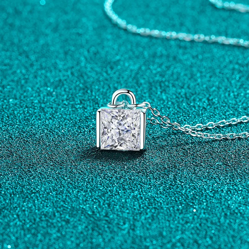 Elegant PT950 Platinum 2-carat Moissanite Sugar Cube Necklace, Small Lock Diamond Pendant Minimalist Collarbone Chain
