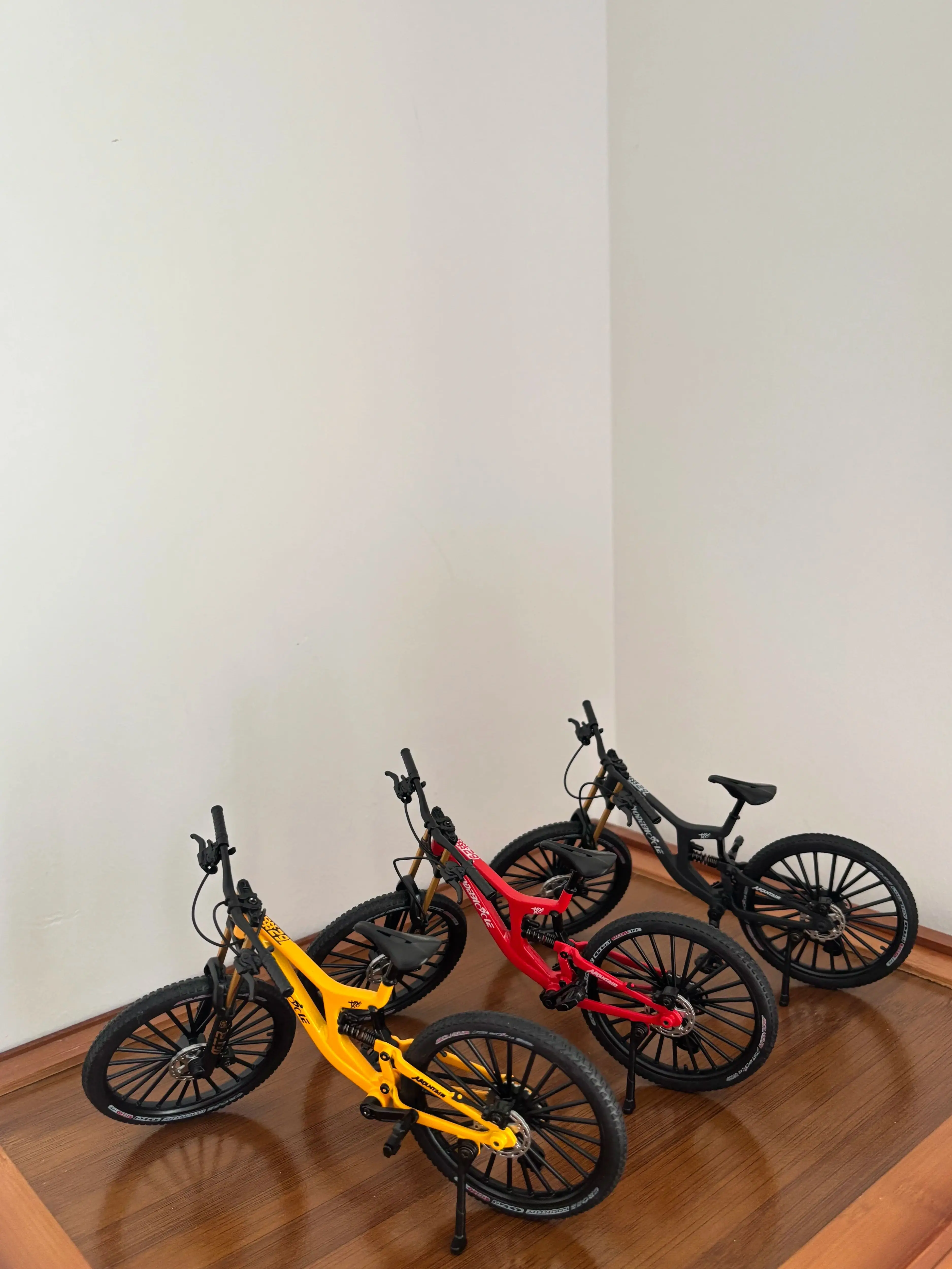 AliExpress YJLETOY 1: 8 Mini Model Alloy Die Casting Bicycle Decoration Metal Mountain Finger Mini Bicycle Simulation Toy Boy 14+