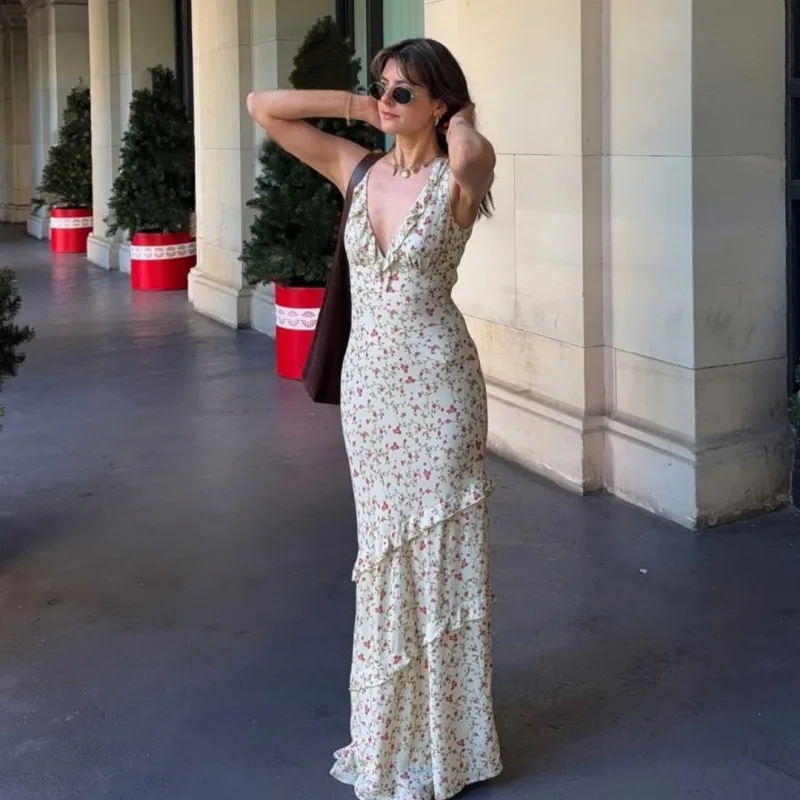 

2025 Spring New Women's Sexy V-neck Hanging Neck Countryside Floral Ruffle Edge Slimming Dress