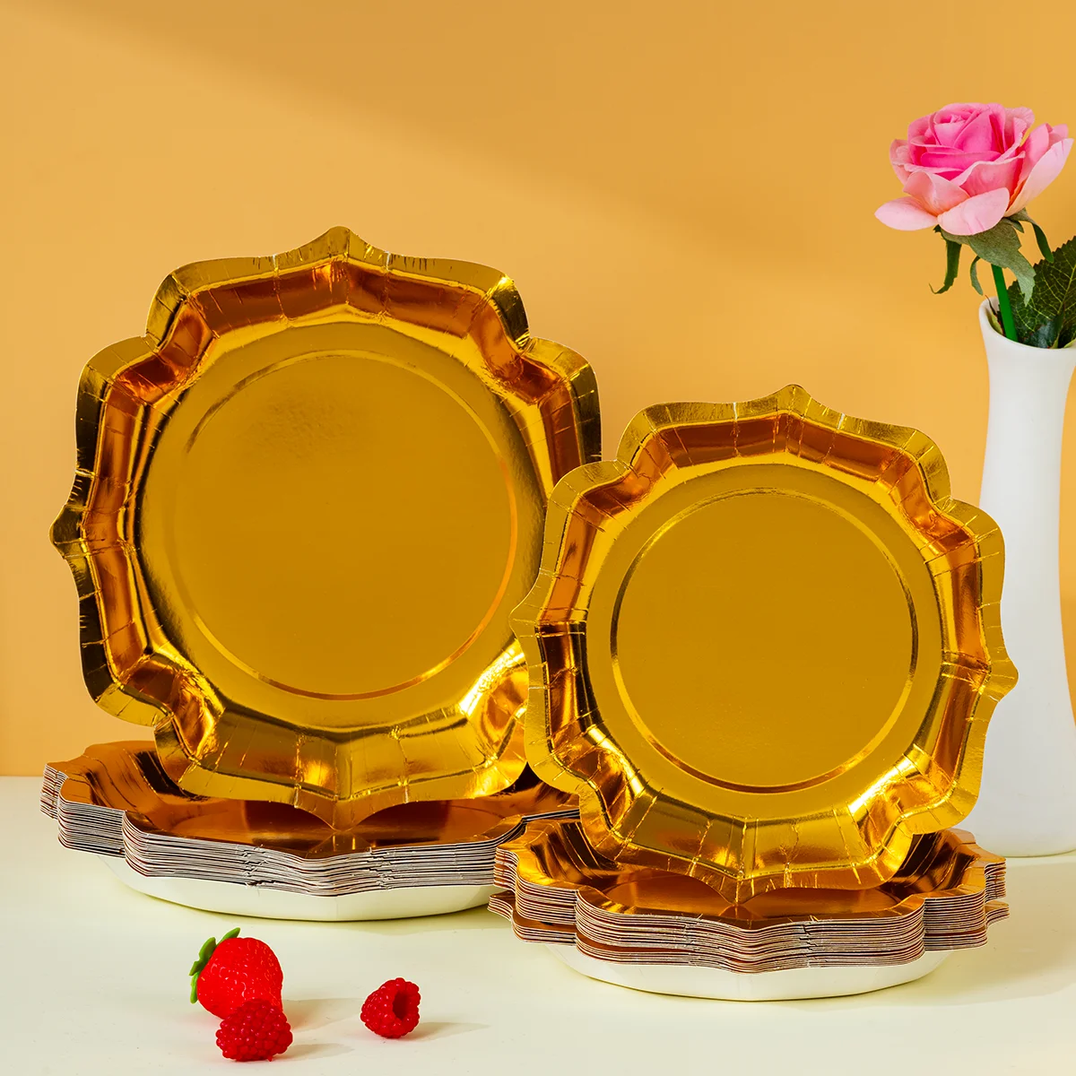Assiettes en papier festonnées dorées brillantes, jetables, pour le Nouvel An et les fêtes d'anniversaire, 10/25/50 pièces