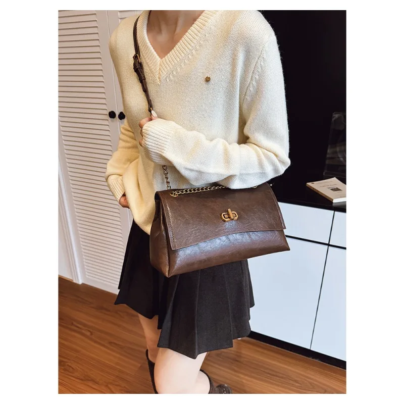 

Cute Ladies Mini Bag Fashionable Crossbody Purse with Cute Tassel Detail Ideal for Dating Shopping and Quick Errands