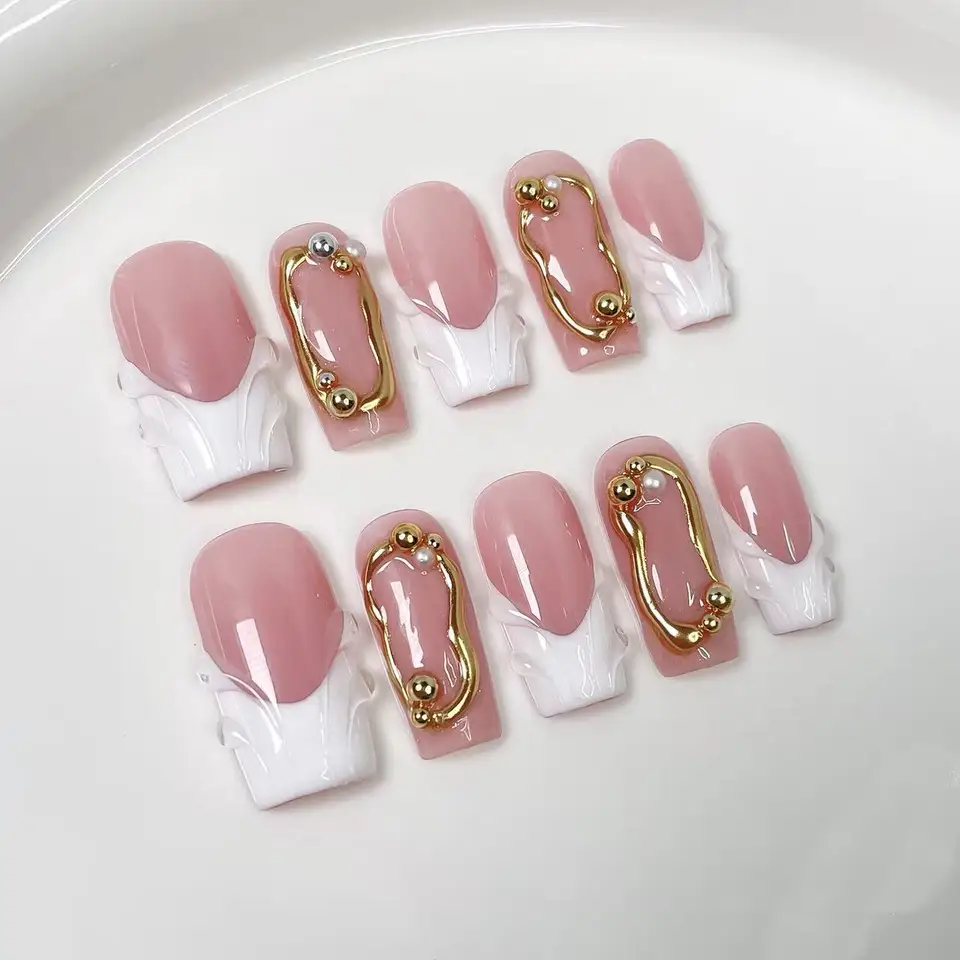 10 Piezas Uñas Postizas Hechas a Mano de Alta Gama Estilo Lujoso Diseño Pintado a Mano Olas Líneas Doradas Brillantes y Perlas 3