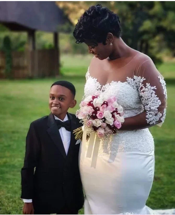 맞춤 제작된 화려한 레이스 웨딩드레스, 반팔 스윕 트레인 프린세스 베스티도 데 노비아 가든 컨트리 브라이덜 가운