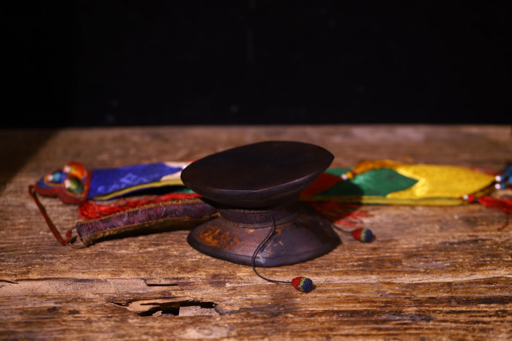 Old Eminent Monk handmade Damaru Fa Drum Buddha Damaru prayer flag Amulet Dharam Worship Hall Town house