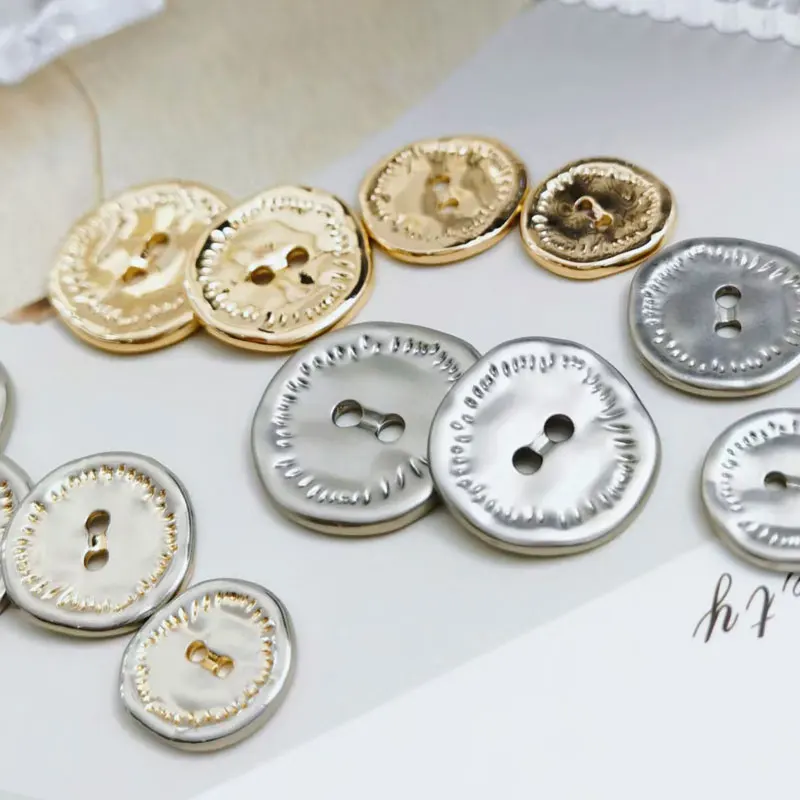【セール中】金属ボタン 10 個セットレザークラフト縫製ジャケットコートスーツ DIY 不規則な 2 穴シルバーゴールド銅衣類アクセサリー
