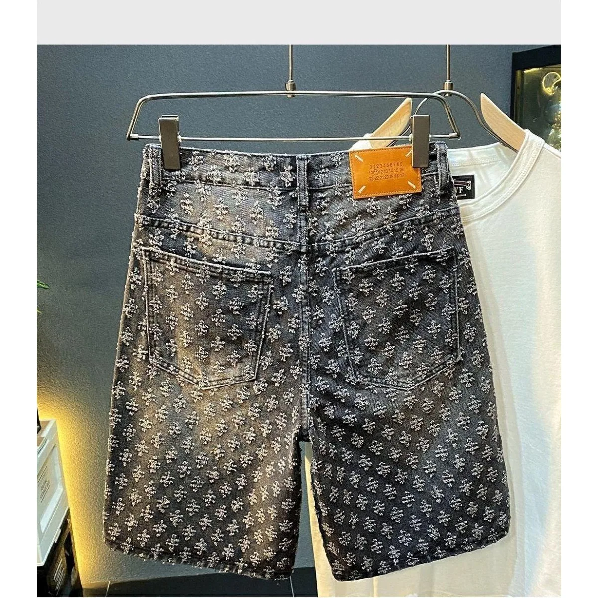 Summer High Street Denim Shorts Men's Casual Jeans Shorts Loose Mid High Waist Fashion Vintage Knee Lenght Denim Short Pants Men view 4