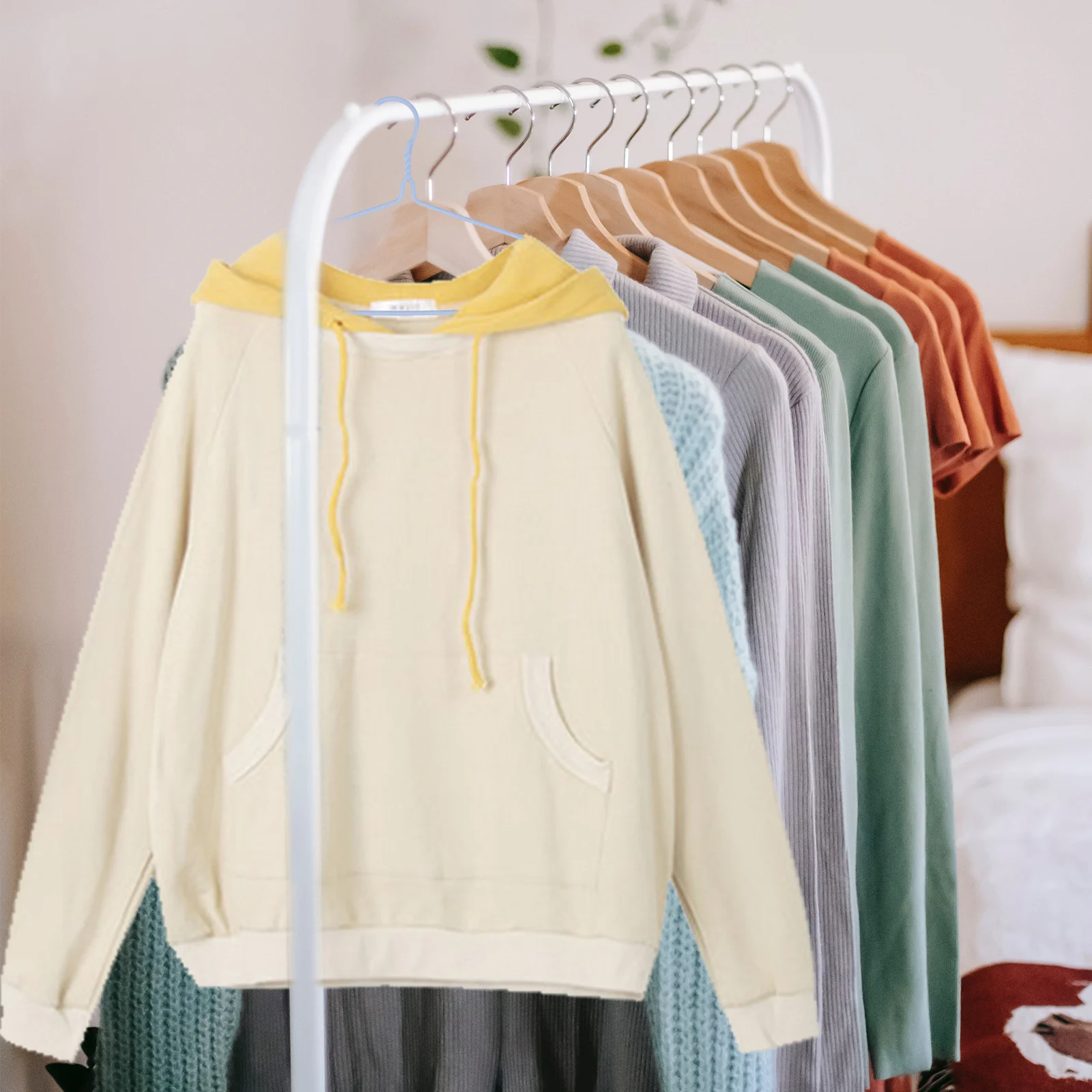 

10pcs Clothes Hanger Set Heavy Duty Metal Plastic Coated For Indoor Outdoor Drying Storage Smooth Adult Home Hanger Portable