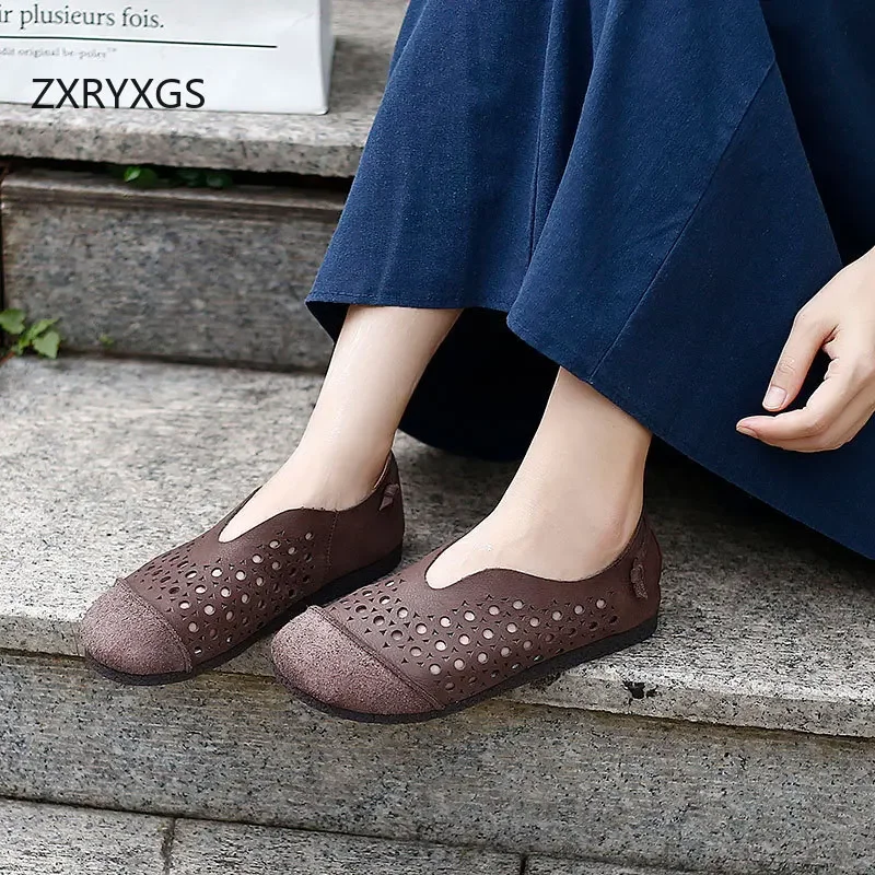 ZXRYXGS sandal wanita Flat, sepatu datar Retro sol lembut Premium penuh kulit asli berongga, Musim Panas 2024