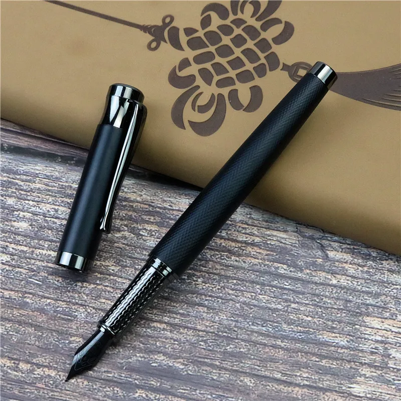 Imagem -04 - Retro Black Knight Fountain Pen Serpente Padrão Exquisite Cobre Pen Holder Titanium Black 0.5 Pen Tip Novo Estilo