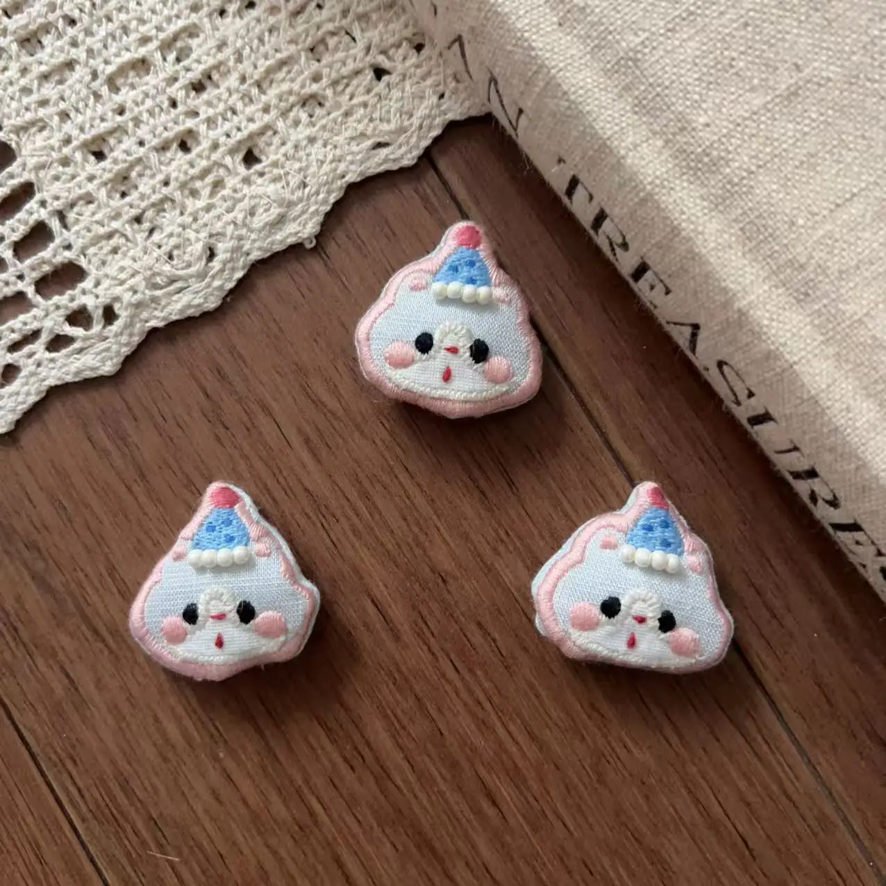 Handmade Fabric Beaded Bear Brooch Hair Accessory DIY Craft for Kids Shoes Socks Bag Hat Clothing Decoration High Quality