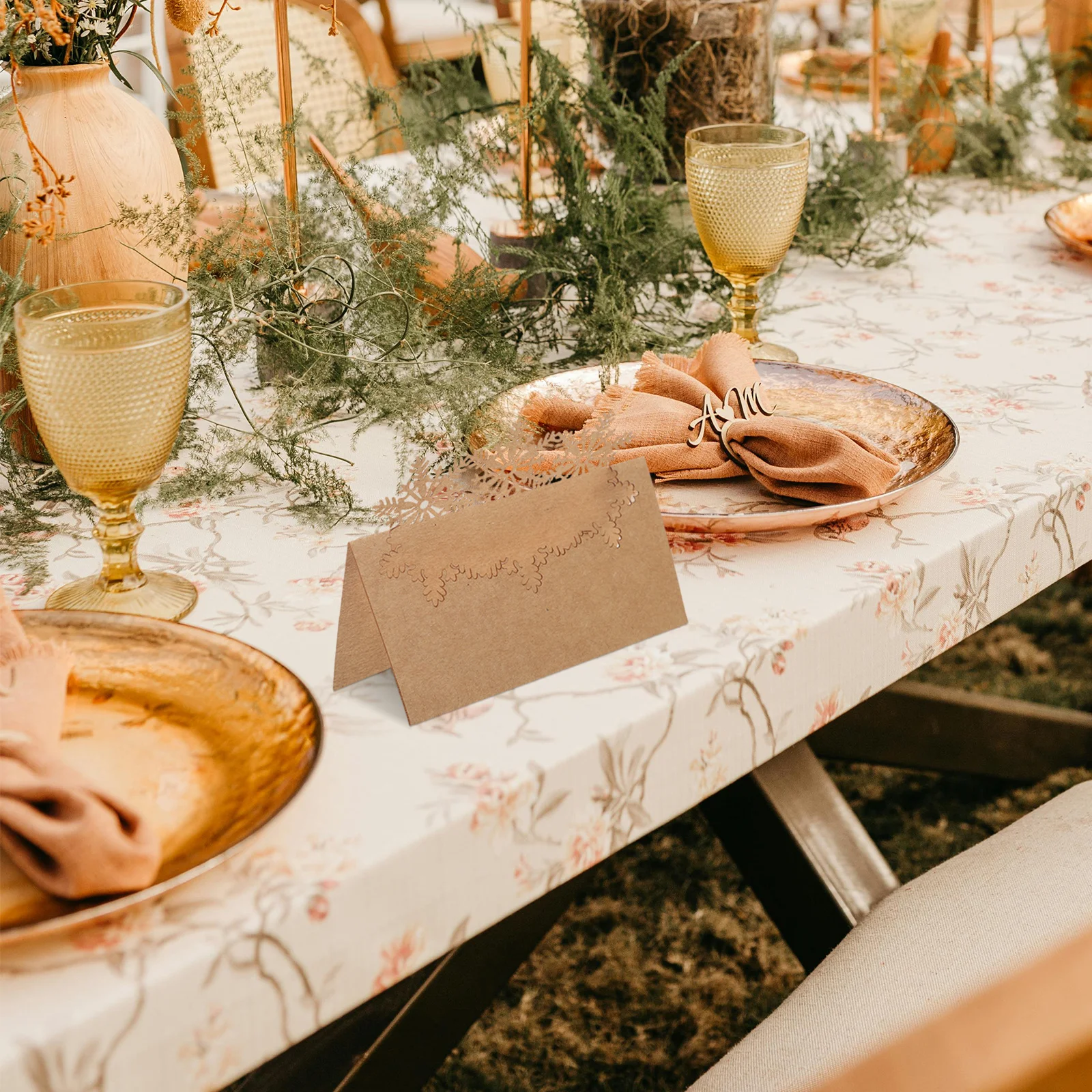 50 قطعة كرافت ورقة مكان بطاقات ندفة الثلج انقطاع تصميم طوي الجدول اسم بطاقات لعيد الميلاد حفلة بوفيه الغذاء تسميات الشتاء