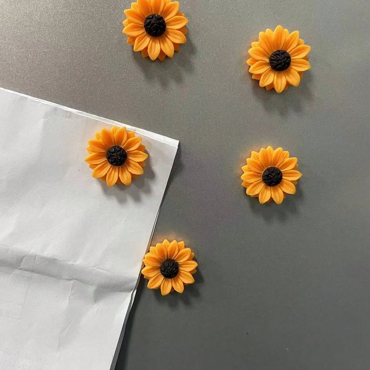 5pcs Resin Sunflower Magnet, Sturdy Kitchen & Fridge Magnet/Office Organizer, Suitable For Holiday Gifts And Home Decoration