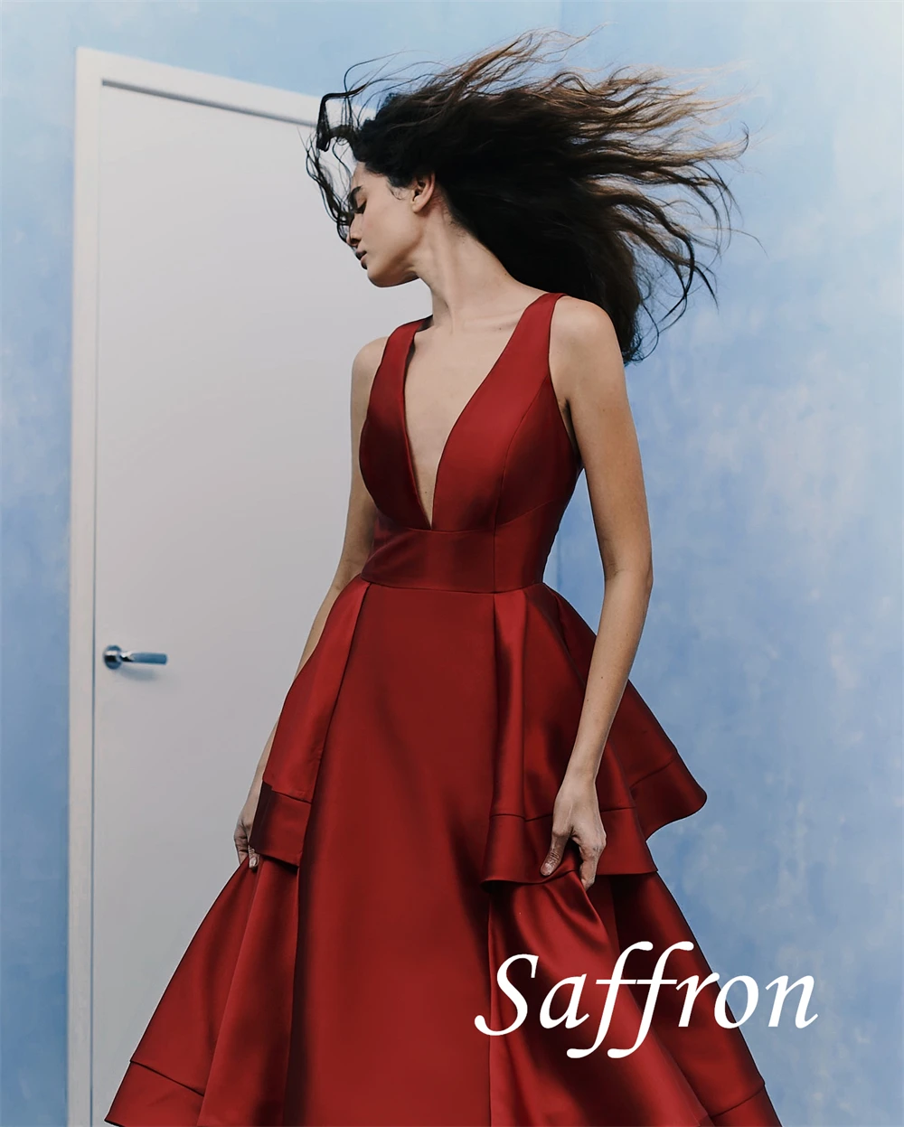 맞춤형 우아한 v 넥 캡 슬리브 이브닝 드레스 섬세한 계층화 된 연예인 가운 패션 a 라인 지퍼 백 파티 드레스