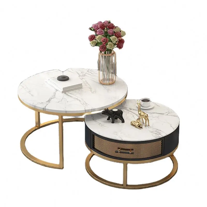 Einzigartiges Design, moderner Marmor-Couchtisch im nordischen einfachen Stil mit goldenem Metall für das Wohnzimmer