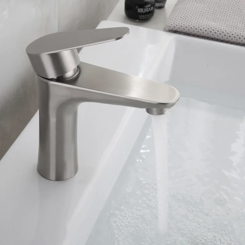 304 stainless steel hot and cold basin faucet/bathroom sink faucet