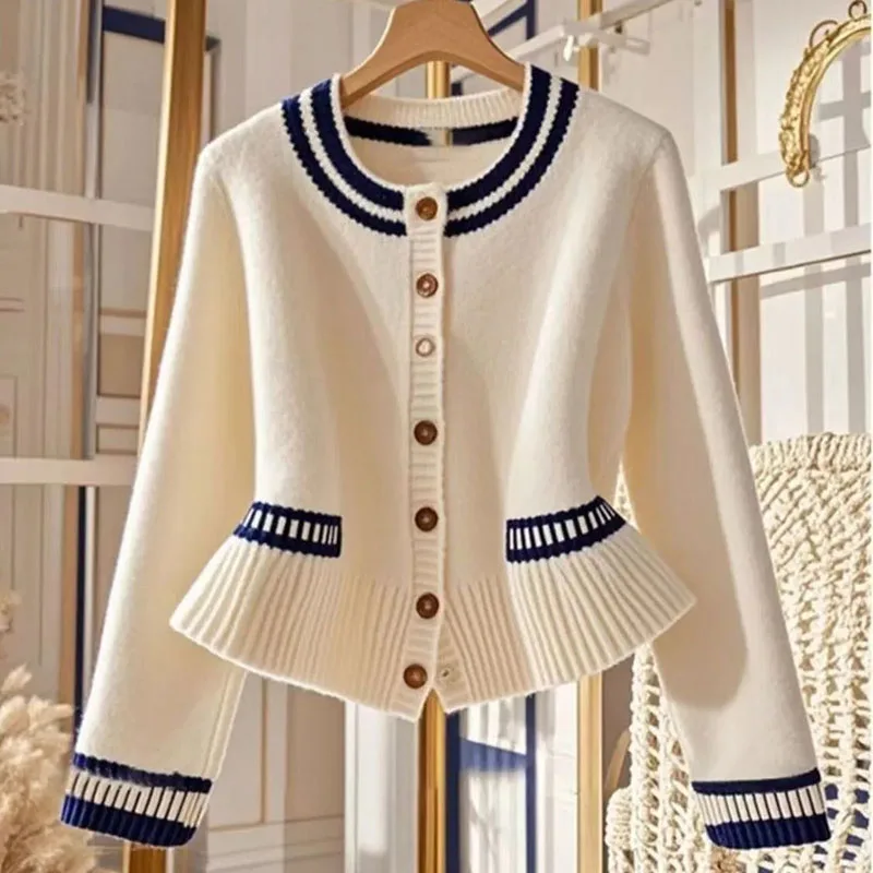 

Модный белый свитер: новая коллекция весна-осень, укороченный вязаный кардиган в стиле «маленький аромат», элегантная приталенная куртка-топ