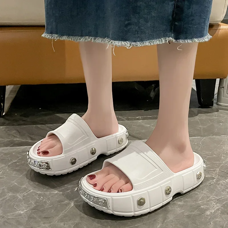 Demi-pantoufles de plage pour hommes et femmes, confortables et respirantes, pour activités de plein air, sandales augmentant la hauteur, nouvelle collection été