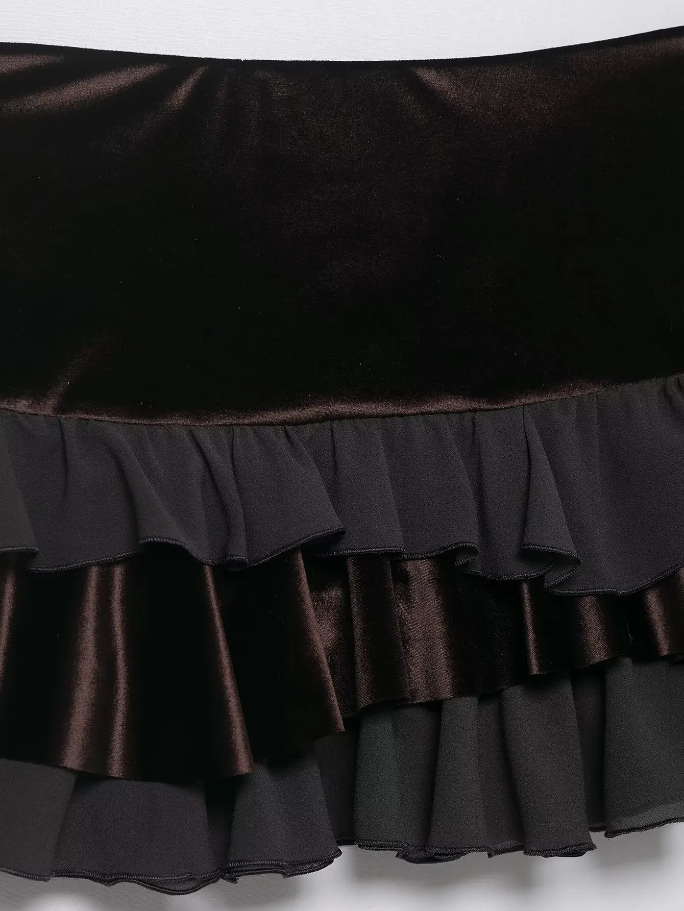 طقم تنورة مكون من قطعتين قميص نسائي بدون أكمام مطوي شتوي عصري بقصة ضيقة وطبقات مدورة قميص مثير على شكل حرف a