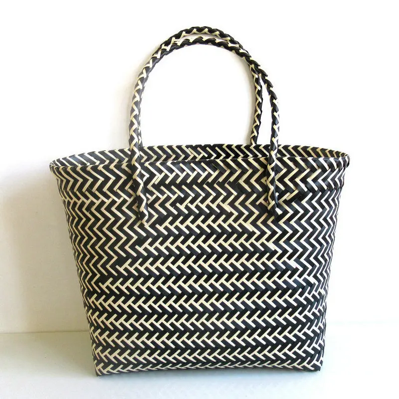 New Woven Tote Vegetable Basket Bag Stripe Color Blocking Beach Bag Fashion Women\'s Bag