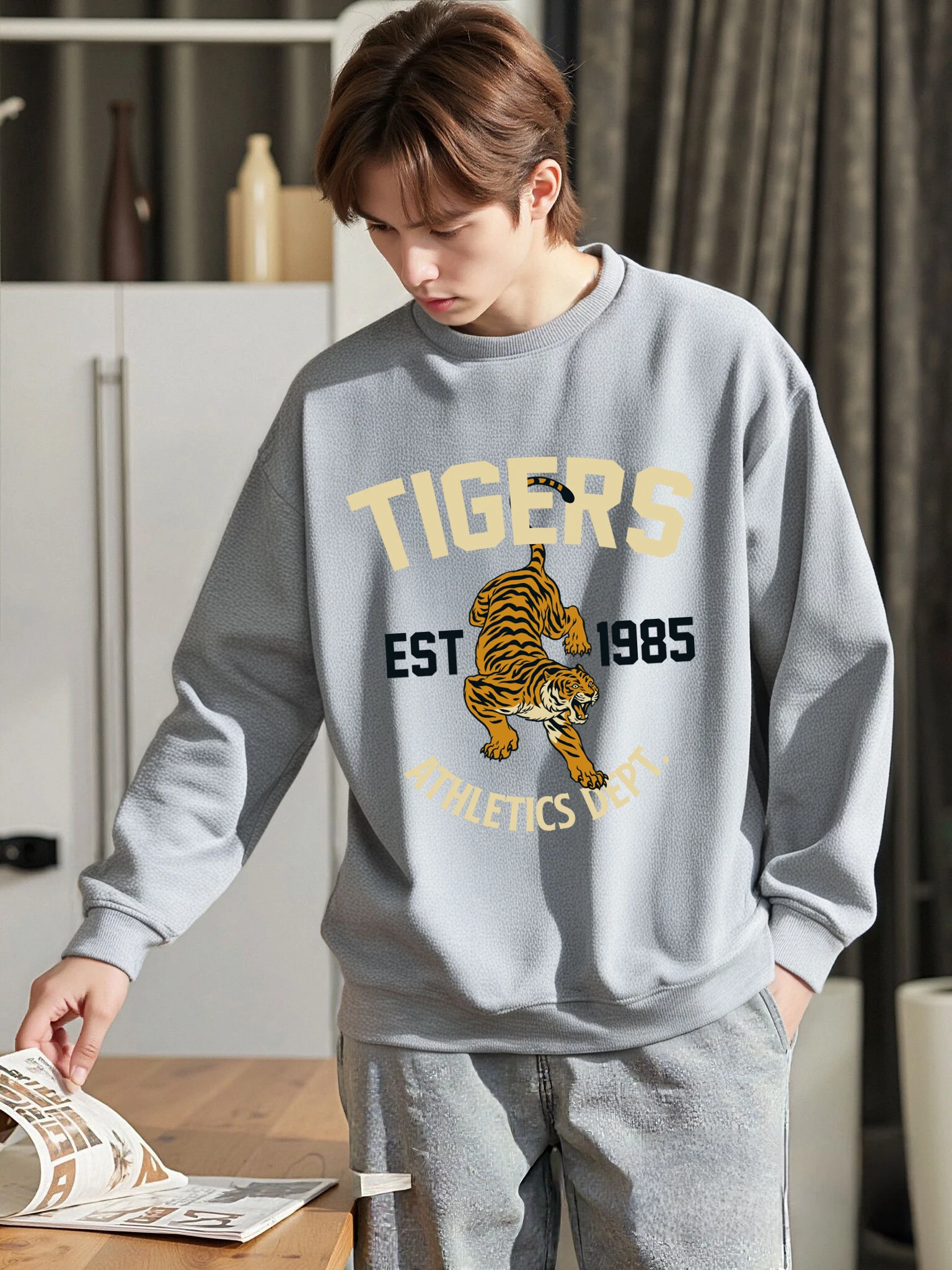 

Tigers Est 1985, мужская толстовка с спортивным принтом, универсальный мягкий пуловер с круглым вырезом, винтажная одежда унисекс, осенняя теплая модная одежда