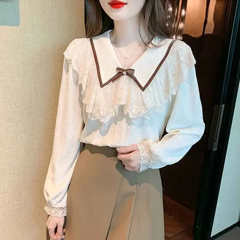 Sweet Autumn New Long Sleeve Doll Collar Women Blouse Bow Lace Splicing Chiffon Blouse Shirt Women Tops Blusas Para Mujer A696