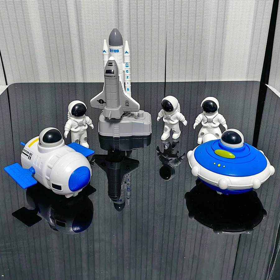 

Космическая игрушка, вместимость запуска ракеток-космического корабля-катапуты, 3 космонавта, прессование НЛО, игрушечная машина с космической станцией