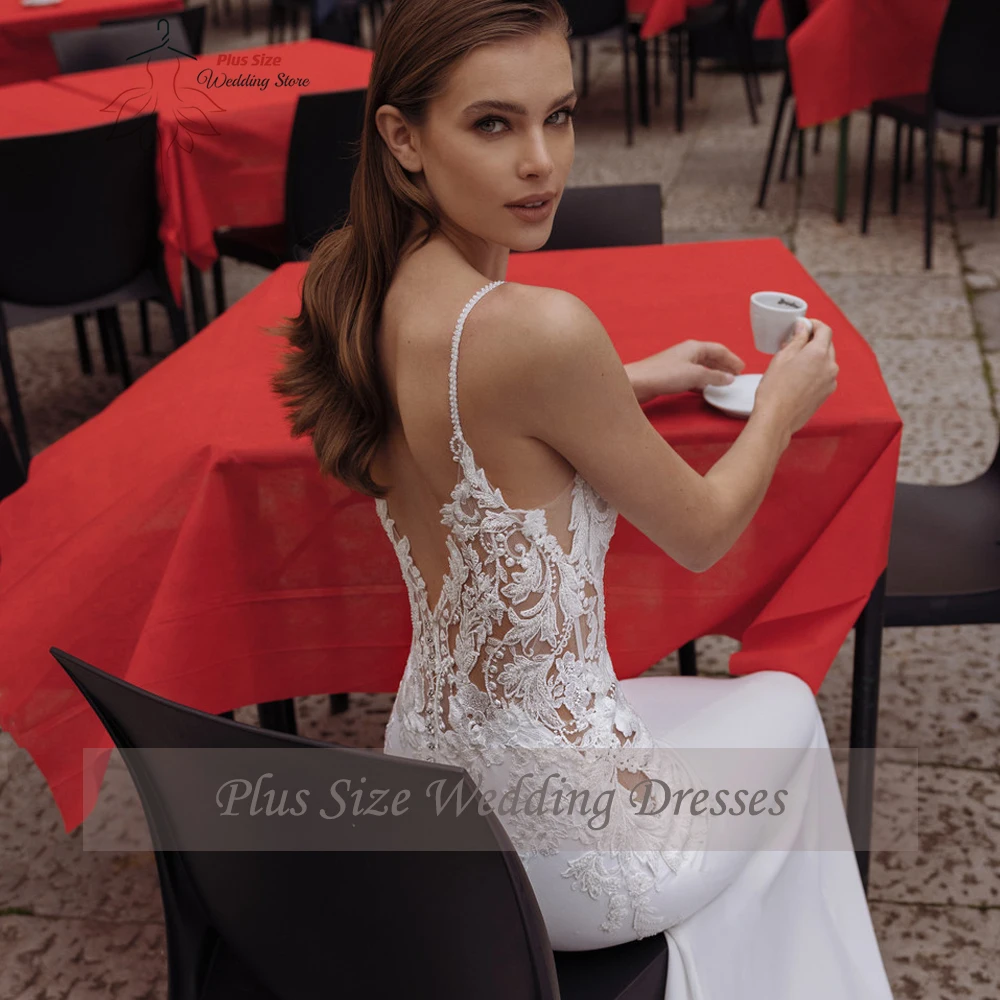 Customized Spaghetti Straps Wedding Dresses V-Neck Backless Bride Gowns Lace Appliques Sweep Train Mermaid Vestido De Noiva