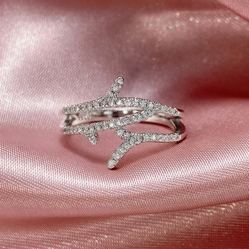 Light Luxury Women's Shiny Fashion INS Fashion Ring Women's Personality Cold Retro Style High-end Elegant Tail Ring