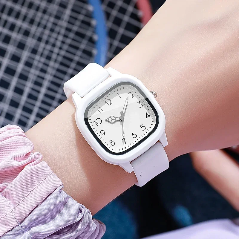 1PC Surprise Mystery Watch Women Quartz Watches Blind Box-Fashion Silicone Band Arabic Dial Wristwatch Reloj Hombre（Without Box） view 6
