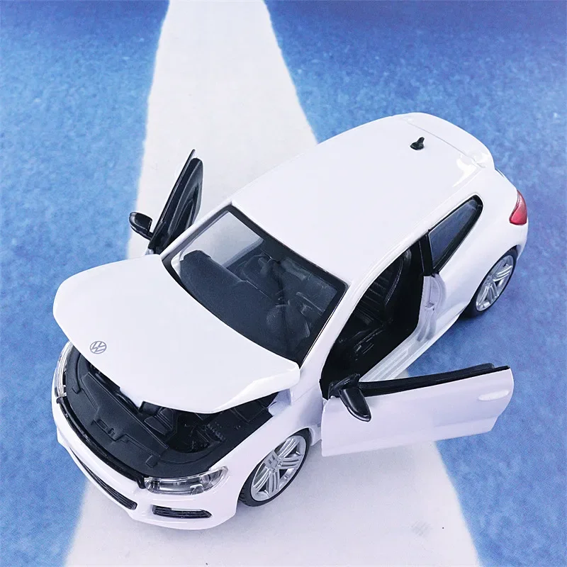 Bburago 1:24 Volkswagen Scirocco R High Simulation Alloy Diecast Metal Toy Car Model Collection kids Gifts B143