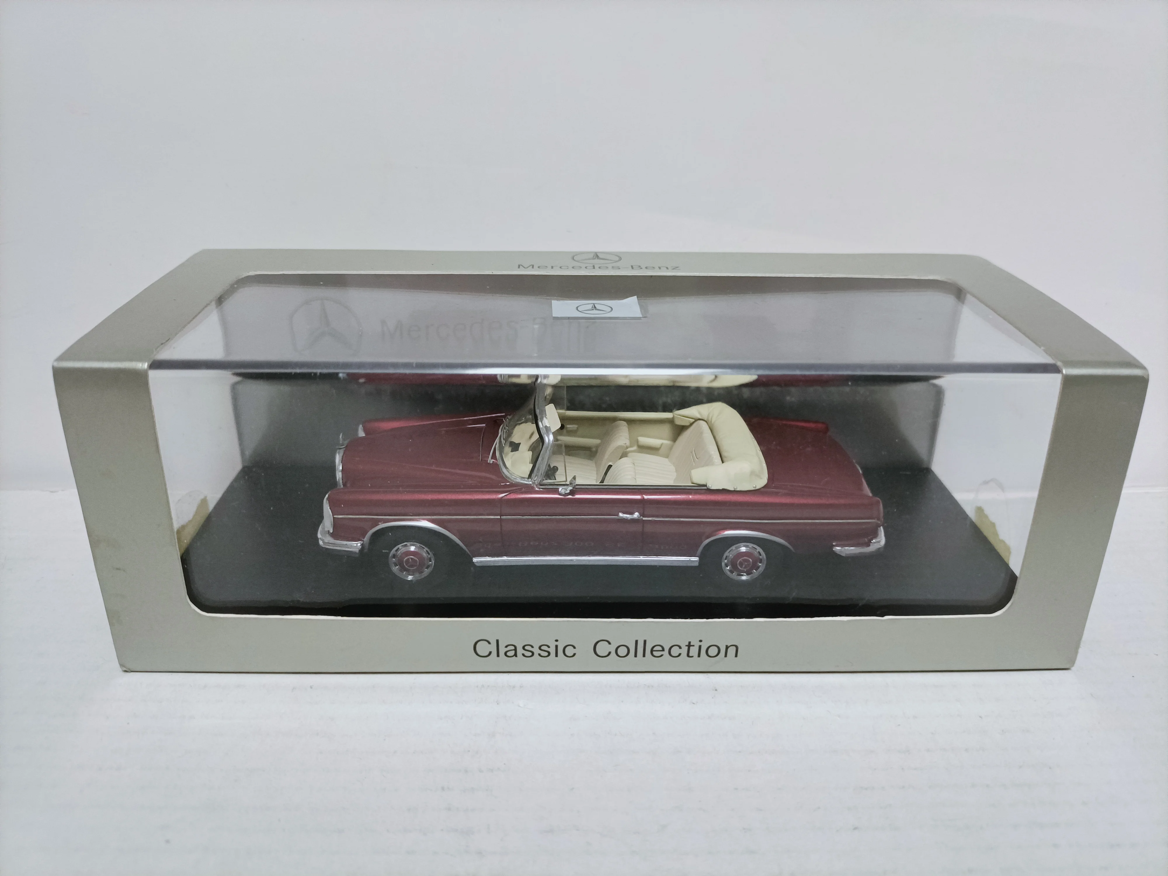 

Кабриолетная модель Spark 1 43 Benz Mercedes Benz 300SE W112/3 1963