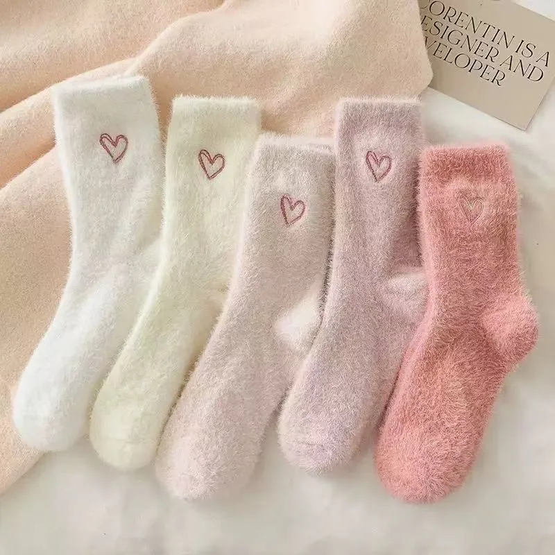 

5 Pairs Fashionable New Product Sweet and Cute Girl Jacquard Love Warm Women's Hairy Socks Coral Velvet Sleep Thick Socks