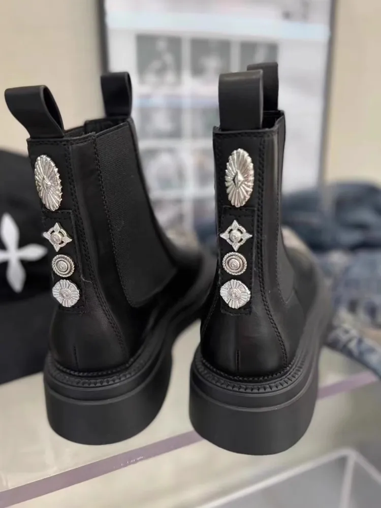 Punkowe damskie czarne buty na platformie jesień zima Hip Hop wsuwane z prawdziwej skóry krótkie buty moda na co dzień Chelsea Boots