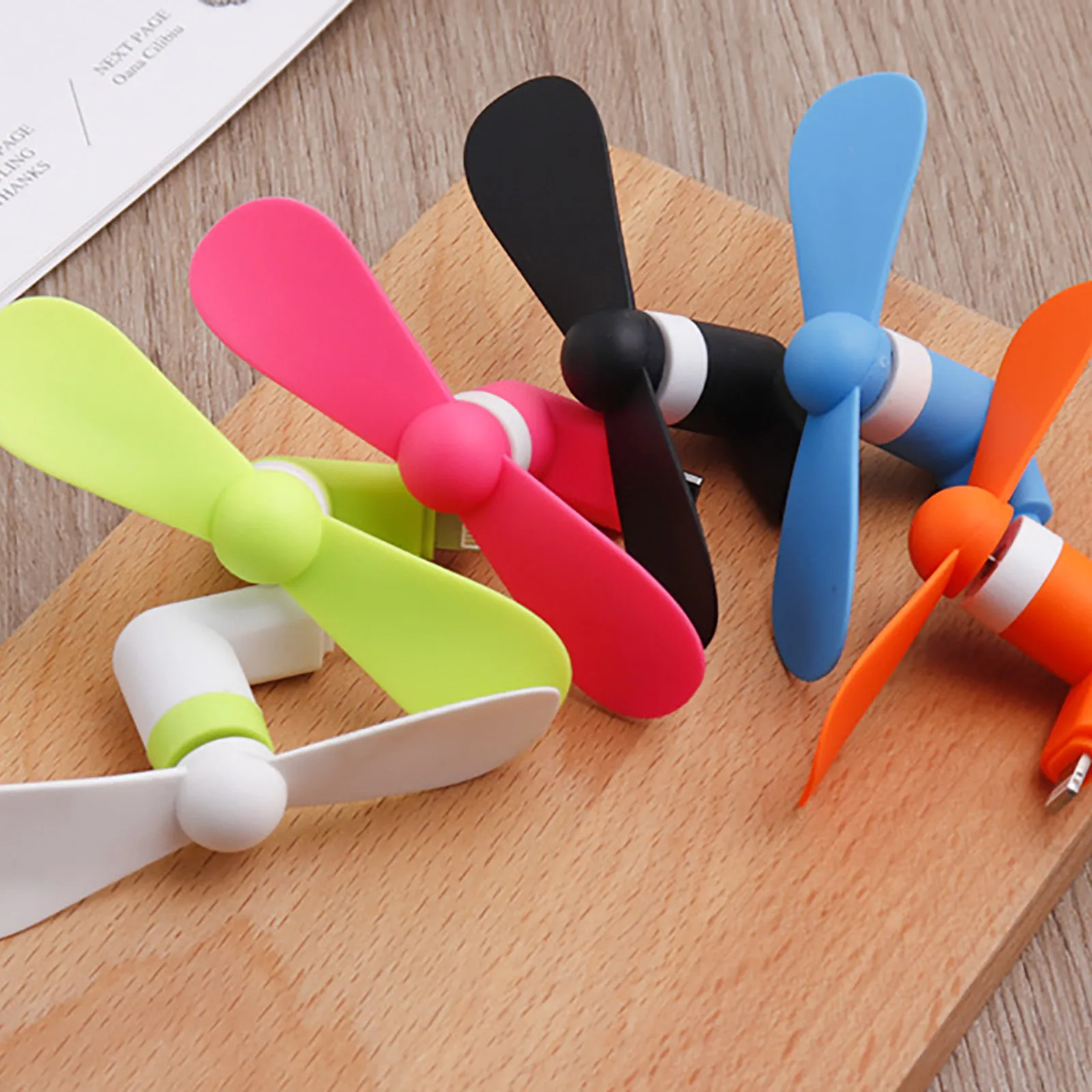 Portable Mini Cell Phone Fan Creative Handheld Fans Charging Treasure Cooling Fan USB Gadget Fans Cool Gadgets Cooling Fans