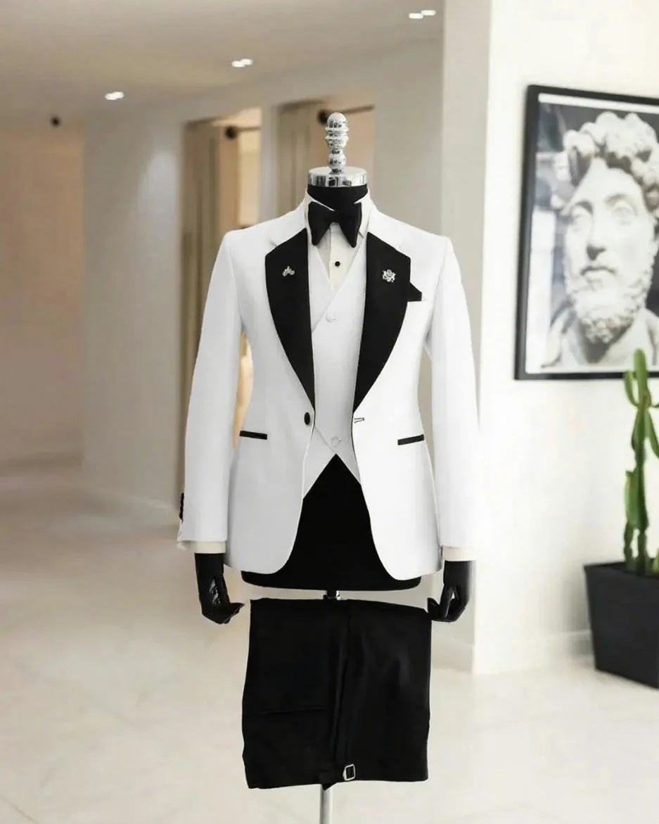 

Graceful Men's 3 Piece Tuxedo Suit Contrast Lapel Design Ideal for Groom, Prom, Dinner Party & Special Occasions,Business suit,