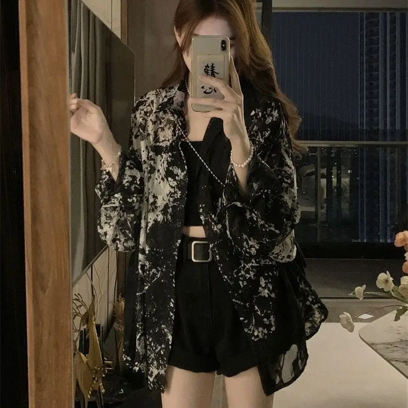 Large Size Chubby MM Ink Printed Chiffon Sunscreen Shirt 300 Pounds Summer Retro Loose Long Sleeved Top Jacket for Women