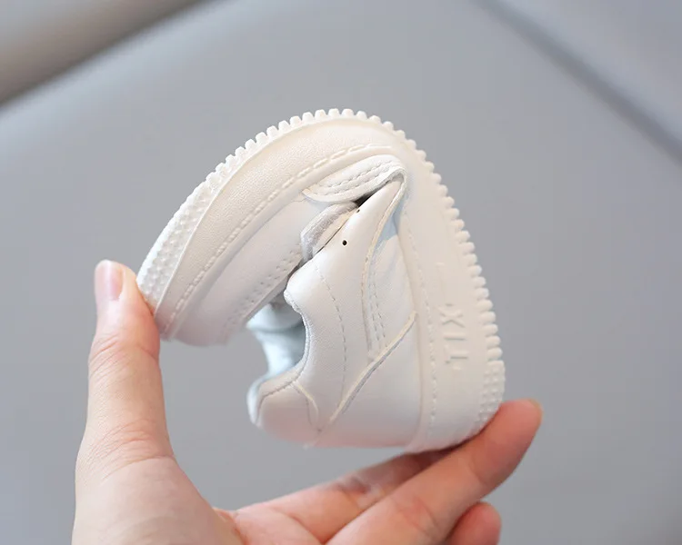 Kinder-Sneaker aus PU-Leder für Frühling und Herbst, leichte, rutschfeste Laufschuhe für Mädchen und Jungen, schlicht, weiche Sohle, bequem – Detail 22