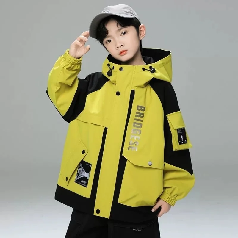 Giacca da ragazzo Abbigliamento antiurto antivento 2025 Nuova primavera e autunno Bambini di alta qualità Top da esterno Halloween Natale Regali per bambini